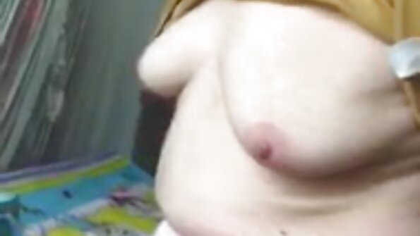 Missy Mathers dengan payudara kecil mengendarai bokep barat mother penis di video porno POV