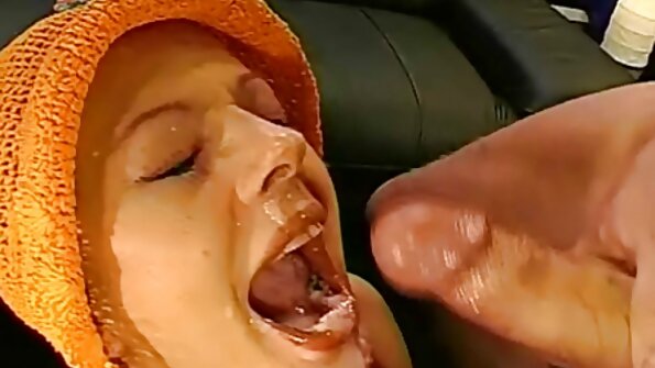 Vagina bokep barat step mom muda yang dicukur sempurna duduk di penisnya